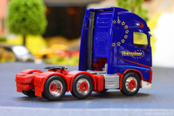 20251024-Harrisons-00071