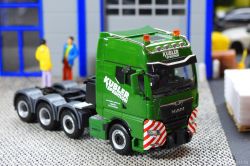 20251112-Kuebler-00023