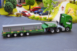 20251112-Kuebler-00098