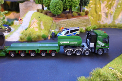 20251121-Kuebler-00301