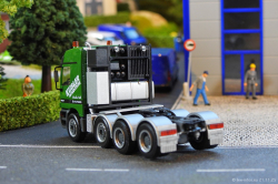 20251121-Kuebler-00327