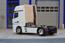 20251026-Schmidt-00231