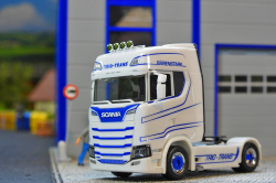 20251205-Trio-Trans-00145