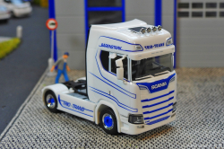 20251205-Trio-Trans-00167