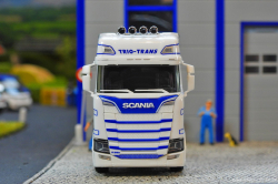 20251205-Trio-Trans-00172