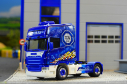 20251206-Trio-Trans-00253