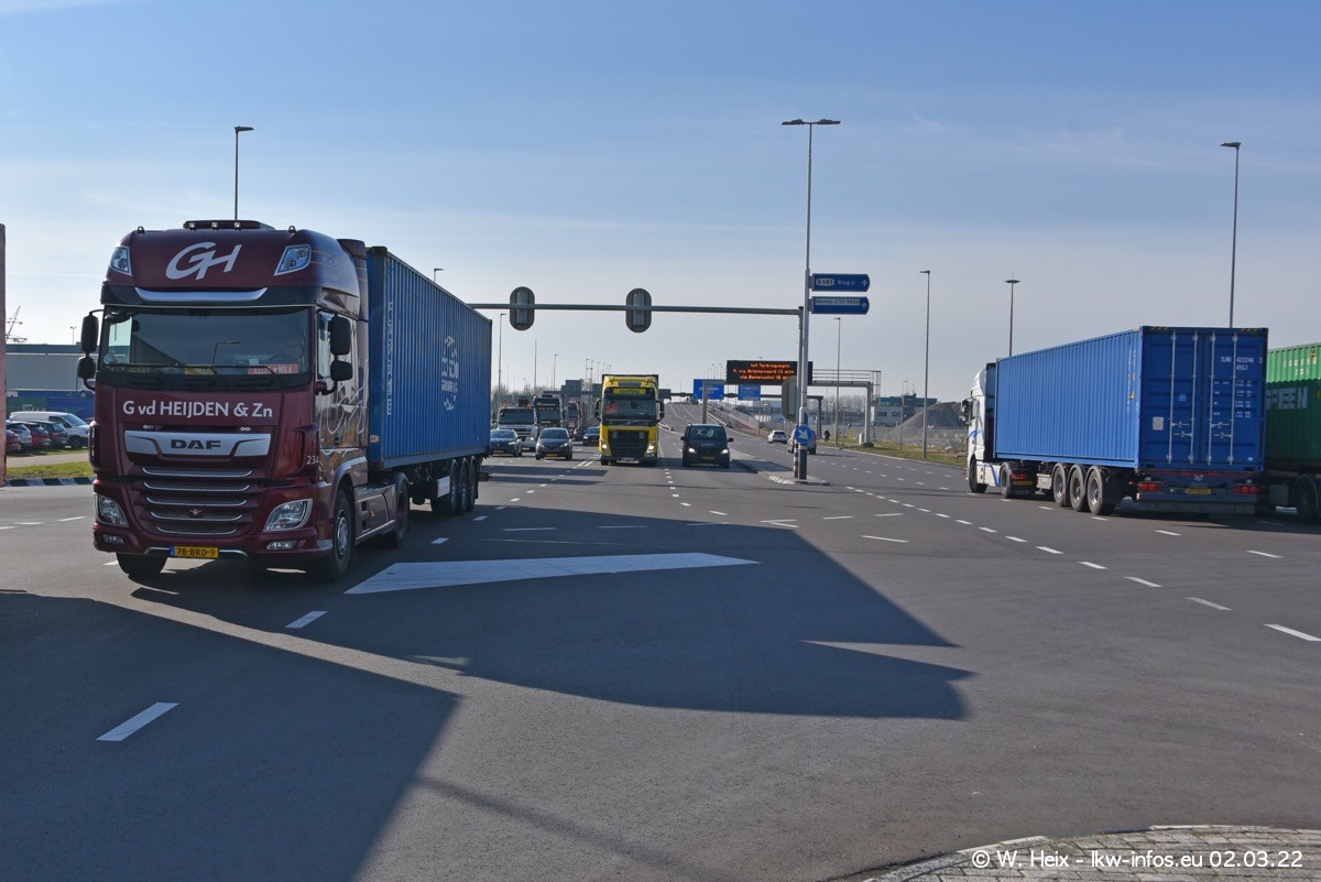 20220626-Rotterdam-Containerhafen-00570.jpg